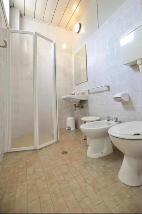 Hotel Residence Villa Lily Чезенатико Екстериор снимка