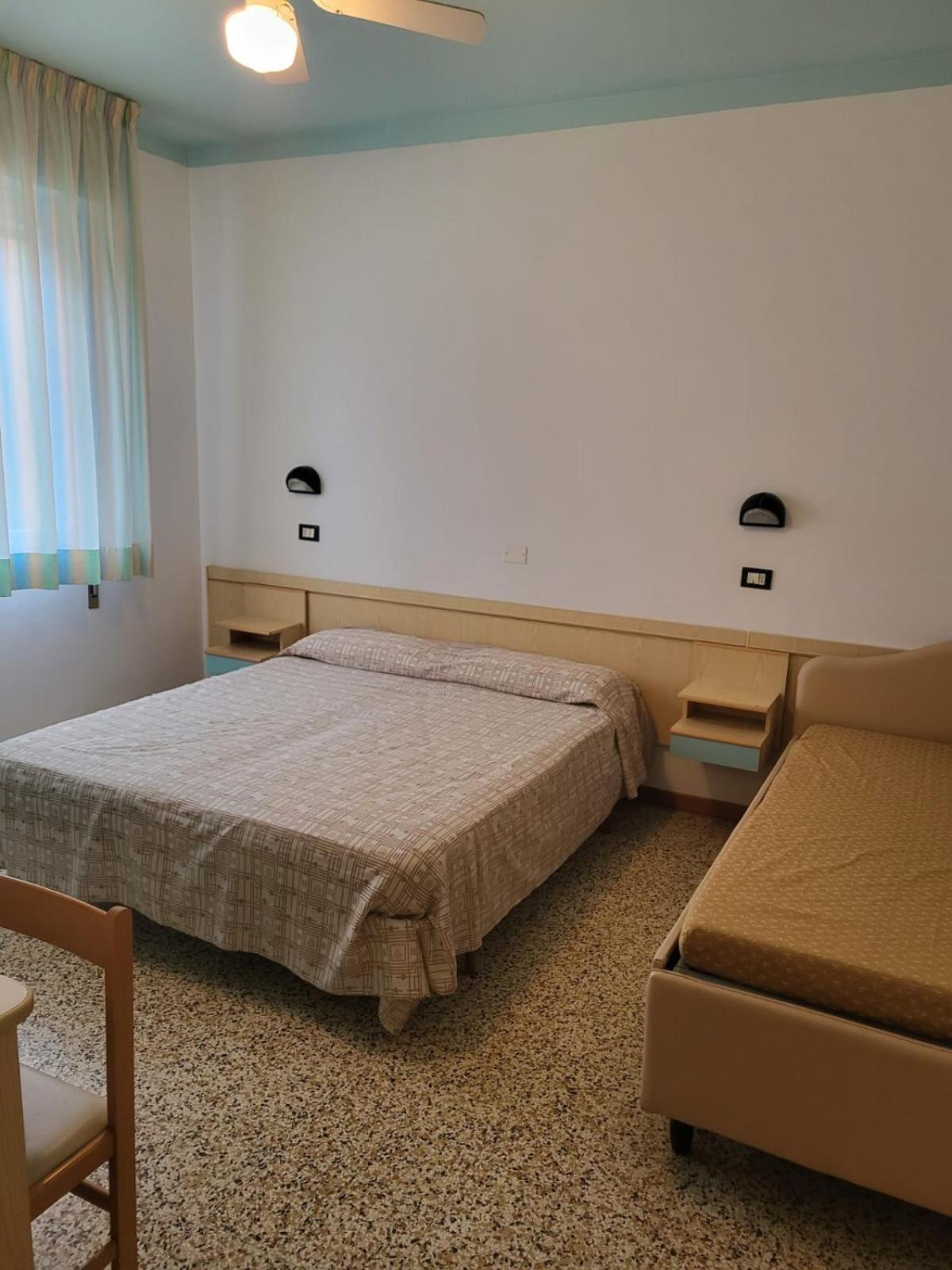 Hotel Residence Villa Lily Чезенатико Екстериор снимка